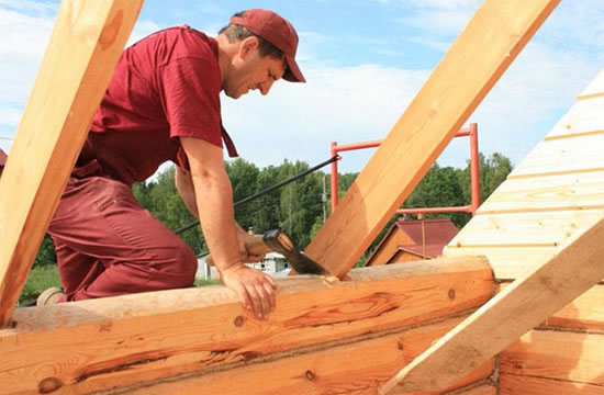 установка стропил двухскатной крыши